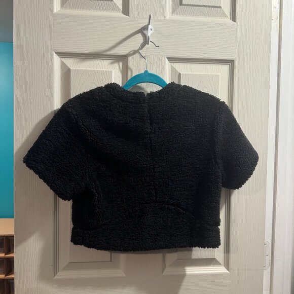 Lululemon wordmark sherpa cropped tee XS *EUC - Picture 2 of 3